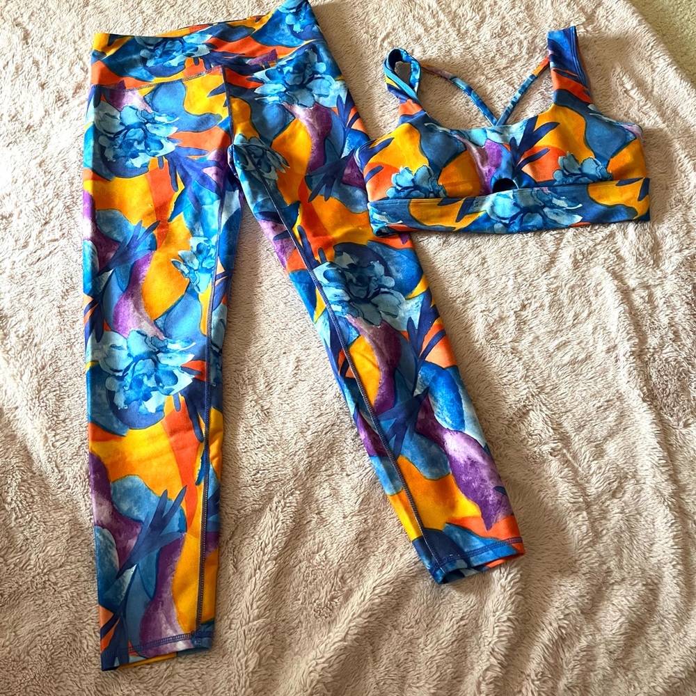 EUC sports bra and leggings workout set size large 8/10